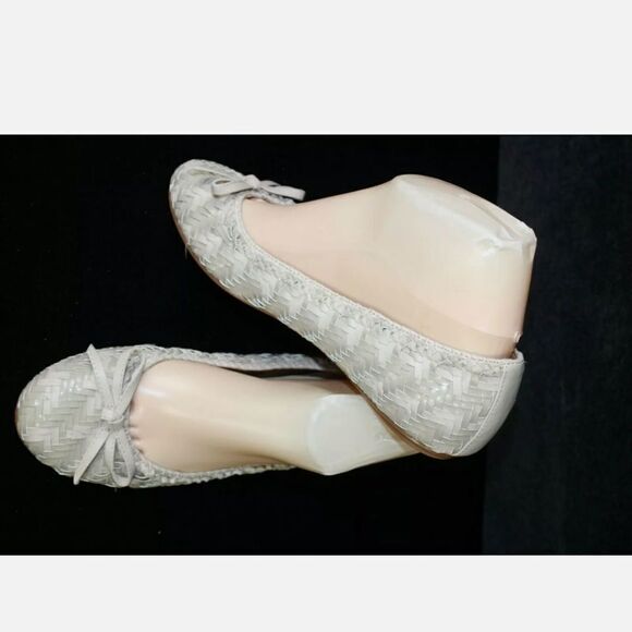 Kelsi Dagger Weave Bow Toe Slip On Shoes Size 7.5M. - Picture 2 of 9